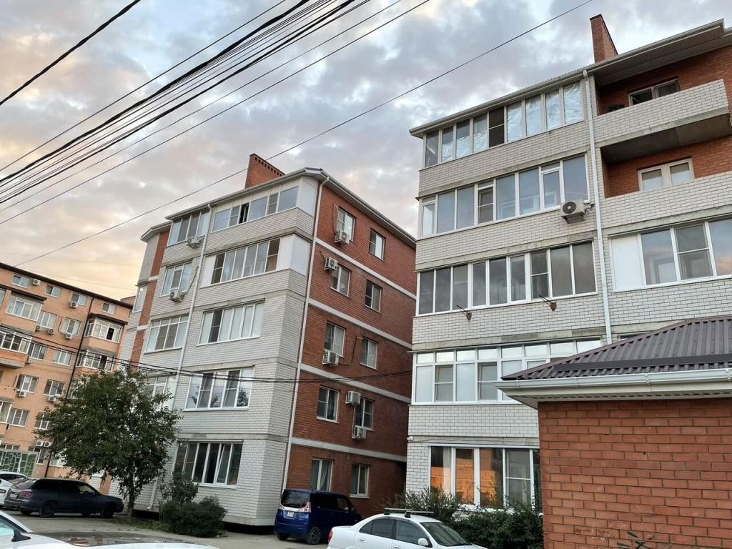1-комн., 42.7 м², 5/5 этаж, мкр-н Сады Калинина, Семёновская ул., 43